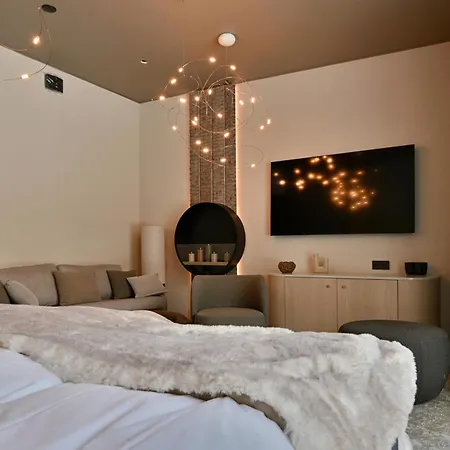 Balder Luxury & Glass Igloos Hotel