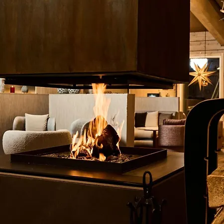 Balder Luxury & Glass Igloos Hotel