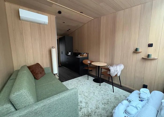 Balder Luxury & Glass Igloos 5* לוי